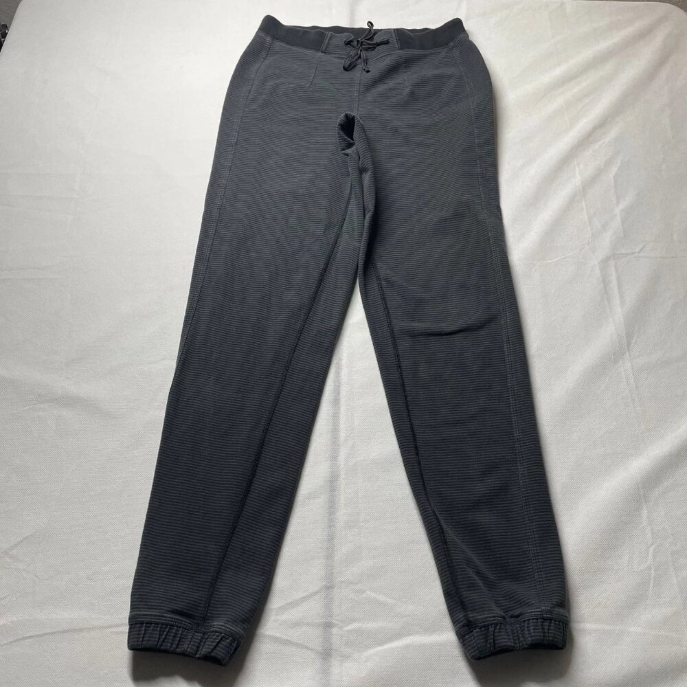 Lululemon Womens Gray Black Striped Textured Knit Gym Jogger Pants Size 8
